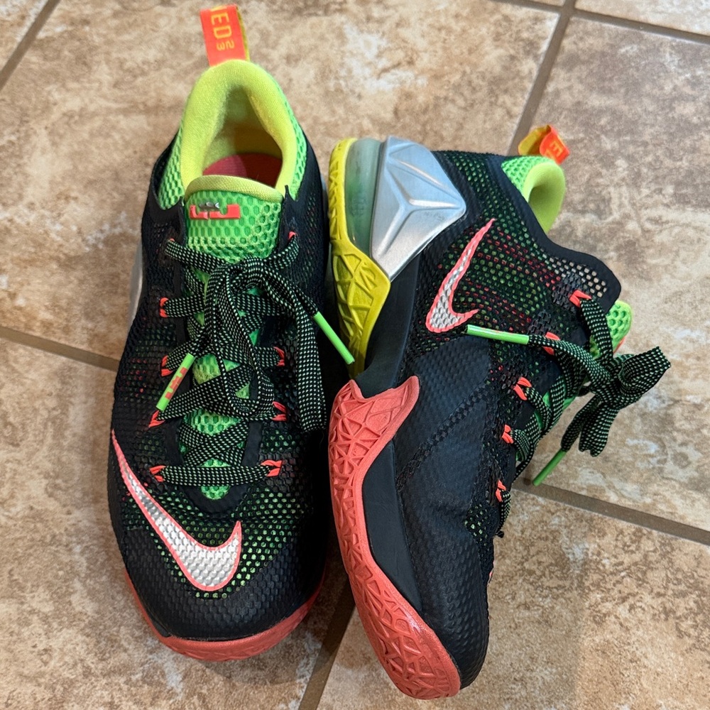 Nike Black and Neon Green Sneakers